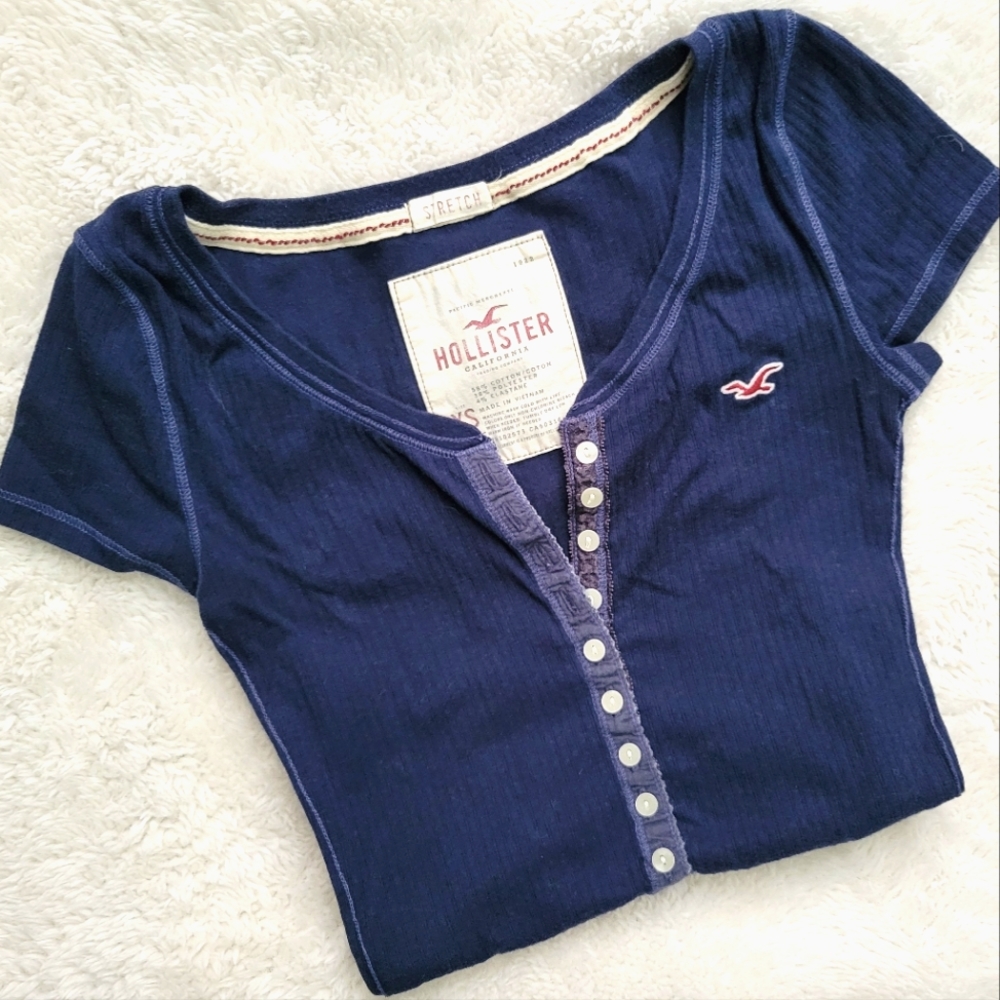 Hollister seagull stretchy tee in deep navy